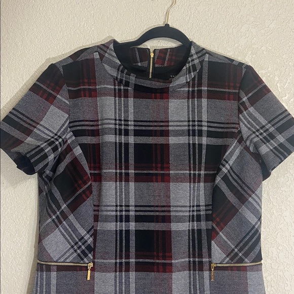 TAHARI Plaid Dress - Picture 7 of 13